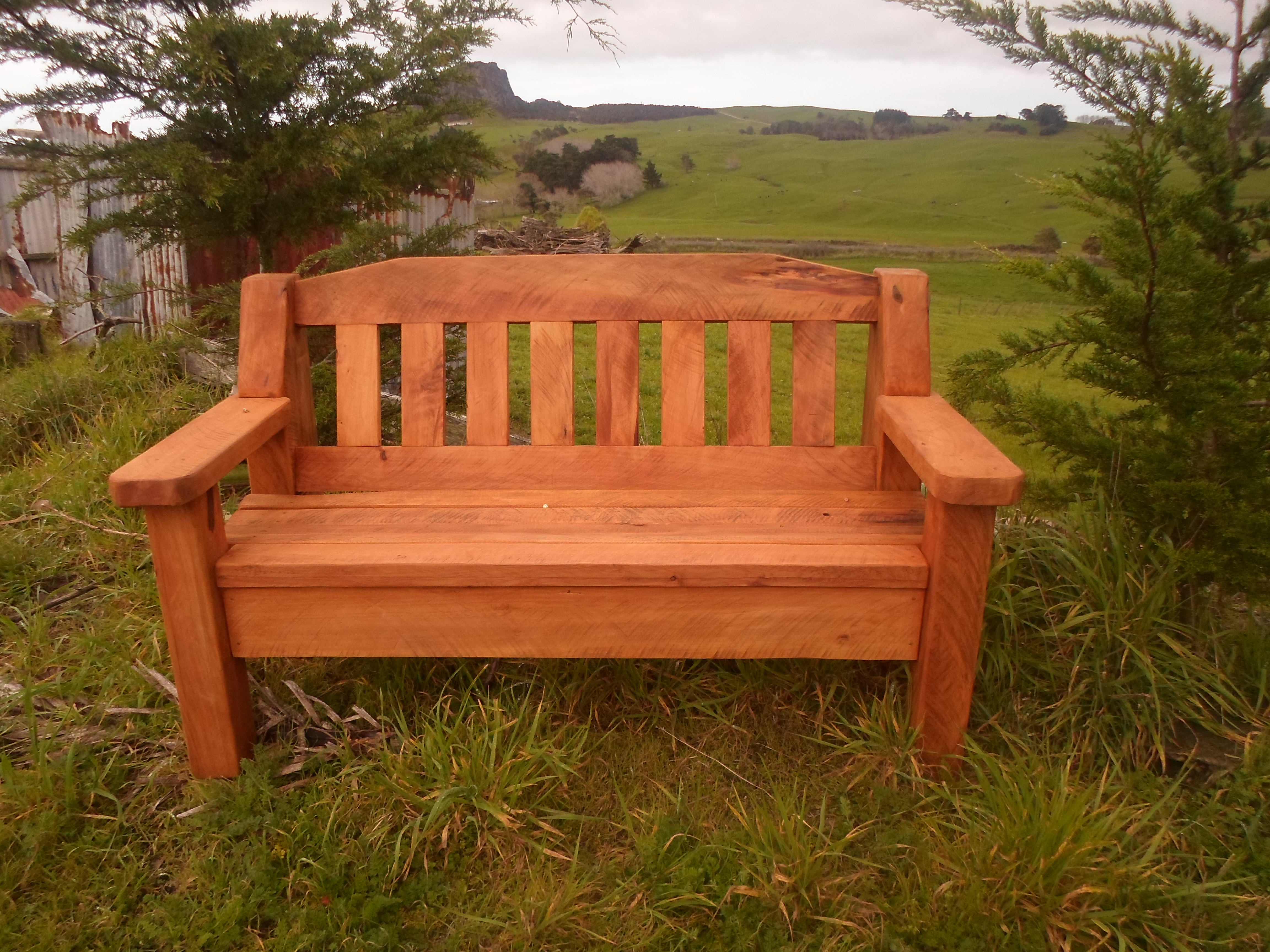 Rustic Park Bench : Maungaraho Edition | River Rustics