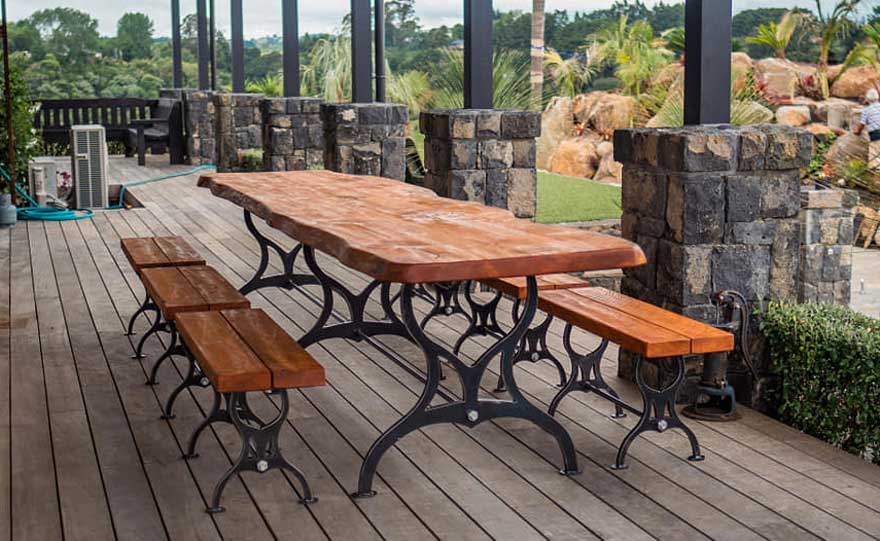 outdoor custom table setting